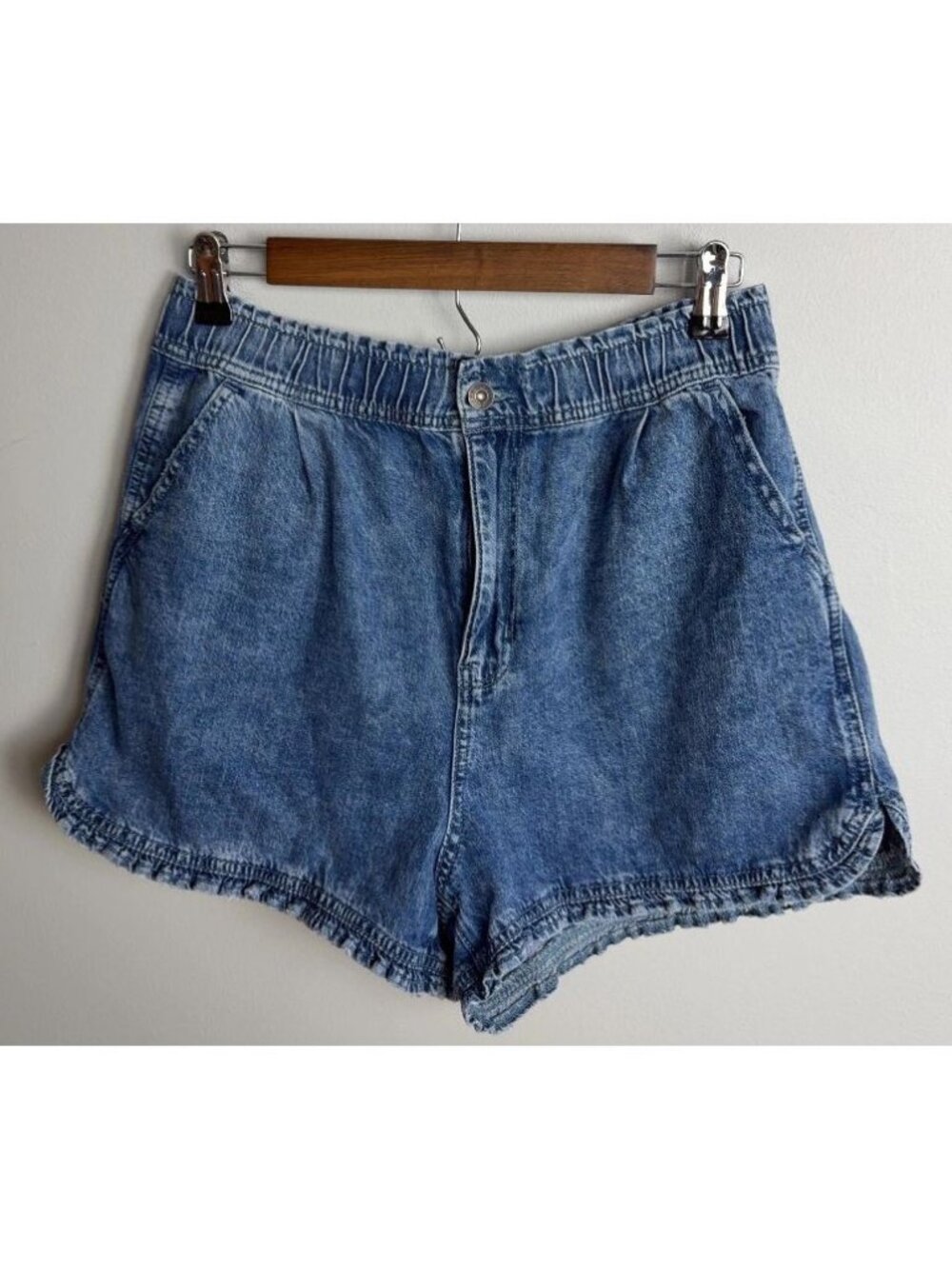 American Eagle Denim Shorts Size 10 Elastic Waist Blue Wash Ruffle Hem Women’s